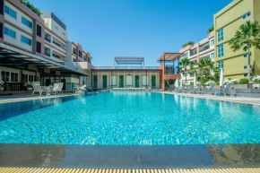 Гостиница Jasmine Resort Hotel and Serviced Apartment  Si Racha